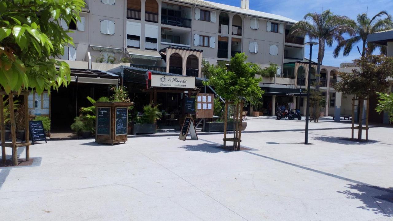 Case Beaoel Saint-Gilles-les Bains Exteriör bild
